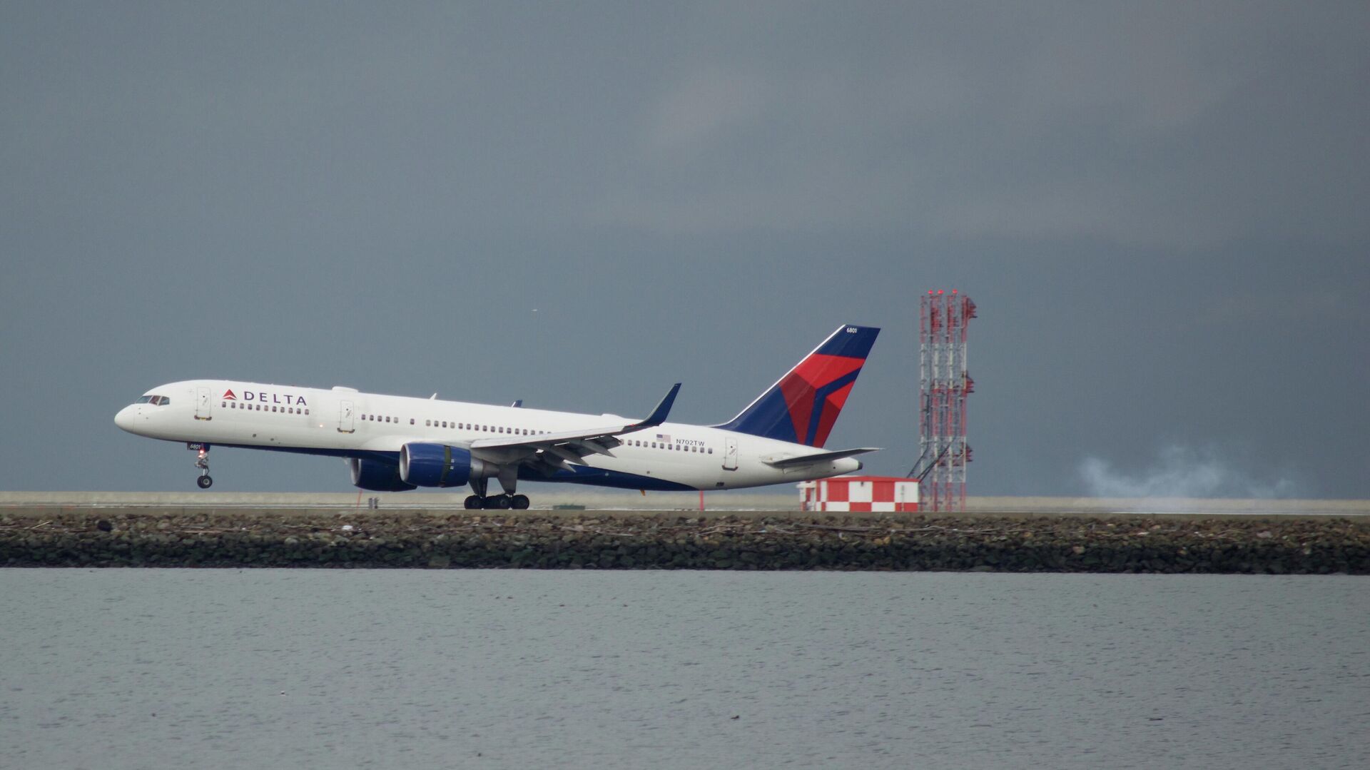 Самолет Boeing 757-200 авиакомпании Delta Airlines Самолет Boeing 757-200 авиакомпании Delta Airlines - РИА Новости, 1920, 23.02.2021