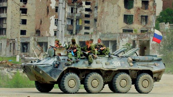 Российские военные патрулируют улицы Грозного в Чечне Российские военные патрулируют улицы Грозного в Чечне