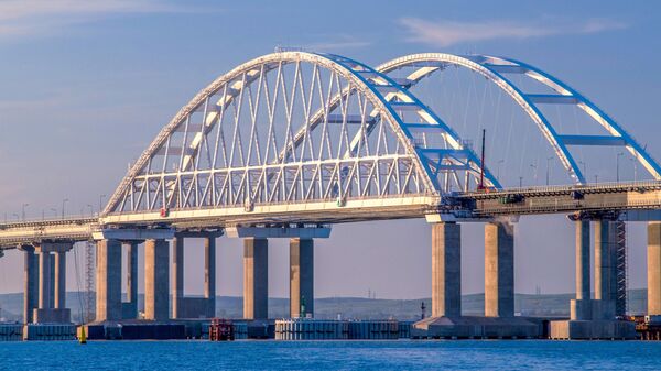 Фото украинцев с крымским мостом