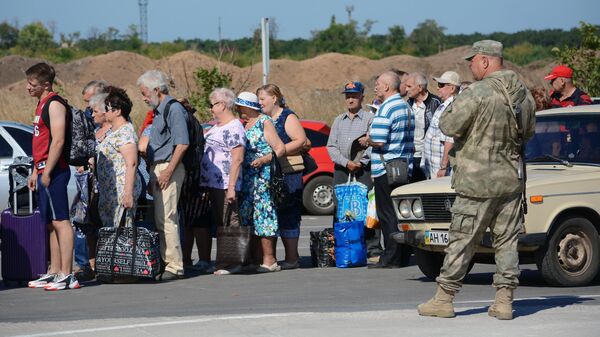Очередь на КПП Еленовка между Украиной и ДНР Очередь на КПП Еленовка между Украиной и ДНР