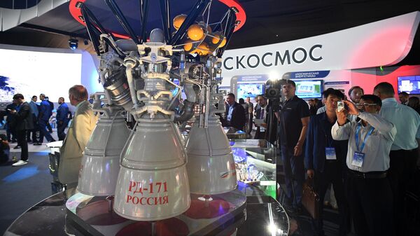 Российский жидкостный ракетный двигатель закрытого цикла РД-171, представленный на Международном авиационно-космическом салоне МАКС-2019 в подмосковном Жуковском Российский жидкостный ракетный двигатель закрытого цикла РД-171, представленный на Международном авиационно-космическом салоне МАКС-2019 в подмосковном Жуковском
