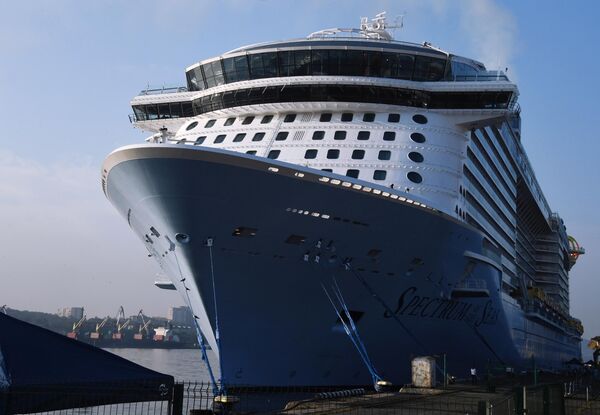 Лайнер Spectrum of the Seas прибыл в порт Владивостока Лайнер Spectrum of the Seas прибыл в порт Владивостока