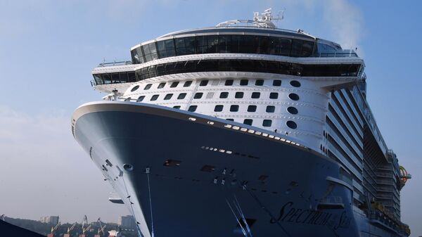 Круизный лайнер Spectrum of the Seas прибыл в порт Владивостока. Лайнер базируется в Шанхае и выполняет круизы в Японию Круизный лайнер Spectrum of the Seas прибыл в порт Владивостока. Лайнер базируется в Шанхае и выполняет круизы в Японию