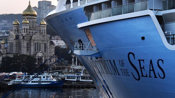 Круизный лайнер Spectrum of the Seas прибыл в порт Владивостока. Лайнер базируется в Шанхае и выполняет круизы в Японию Круизный лайнер Spectrum of the Seas прибыл в порт Владивостока. Лайнер базируется в Шанхае и выполняет круизы в Японию