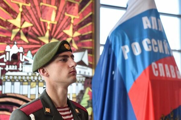 Открытие бюста трижды Герою Советского Союза, маршалу авиации Александру Покрышкину в новосибирском аэропорту Толмачево Открытие бюста трижды Герою Советского Союза, маршалу авиации Александру Покрышкину в новосибирском аэропорту Толмачево