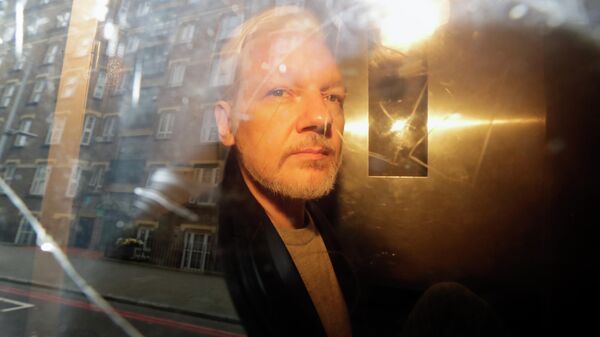 Основатель WikiLeaks Джулиан Ассанж Основатель WikiLeaks Джулиан Ассанж
