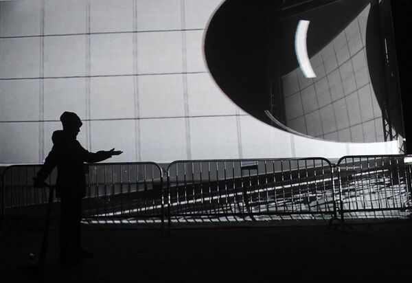 Посетитель на фестивале Круг света 2019 в парке Останкино в Москве Посетитель на фестивале Круг света 2019 в парке Останкино в Москве