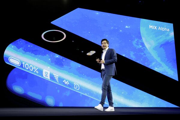 Презентация смартфона Mi Mix Alpha в Пекине Презентация смартфона Mi Mix Alpha в Пекине