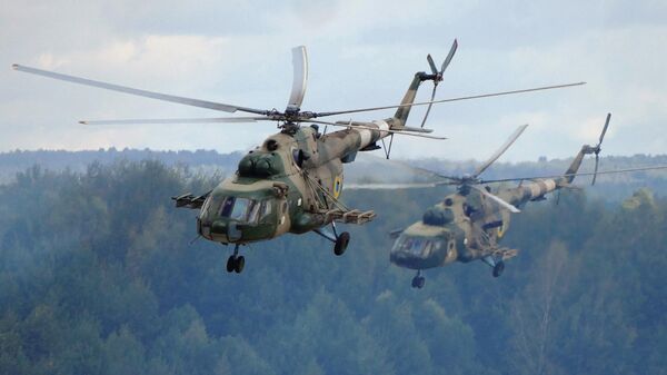 Вертолеты Ми-8 на Яворовском полигоне во Львовской области, Украина