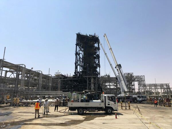 Последствия атаки на нефтяной завод Saudi Aramco в Хурайсе Последствия атаки на нефтяной завод Saudi Aramco в Хурайсе