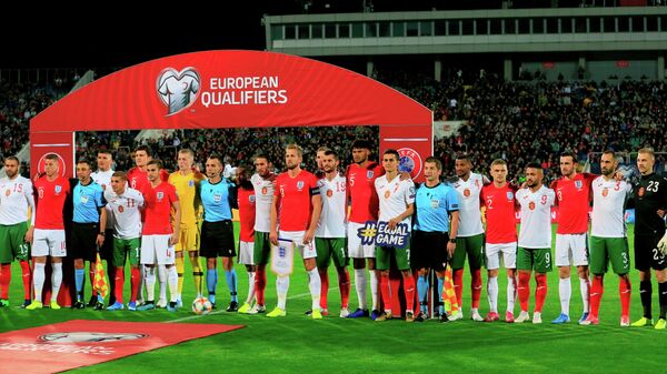 Футболисты сборных Болгарии и Англии