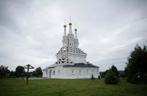 Вид на Одигитриевскую церковь Иоанно-Предтеченского монастыря в городе Вязьма Смоленской области