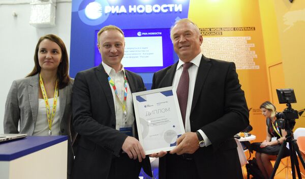 Президент Торгово-промышленной палаты РФ Сергей Катырин попробовал себя в роли выпускающего редактора РИА Новости Президент Торгово-промышленной палаты РФ Сергей Катырин попробовал себя в роли выпускающего редактора РИА Новости