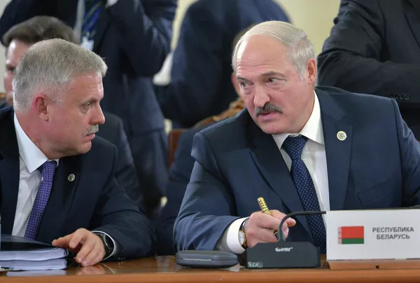 Государственный секретарь Совета безопасности Станислав Зась и президент Белоруссии Александр Лукашенко Государственный секретарь Совета безопасности Станислав Зась и президент Белоруссии Александр Лукашенко