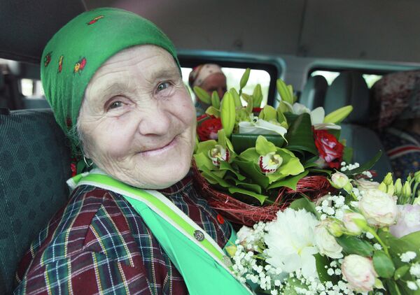 Участница фольклорного коллектива Бурановские бабушки Наталья Пугачева Участница фольклорного коллектива Бурановские бабушки Наталья Пугачева