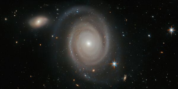 Спиральная галактика NGC 1706 в созвездии Золотая Рыба Спиральная галактика NGC 1706 в созвездии Золотая Рыба