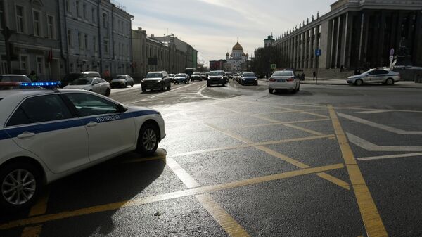 Автомобиль ДПС на улице Моховая в Москве Автомобиль ДПС на улице Моховая в Москве