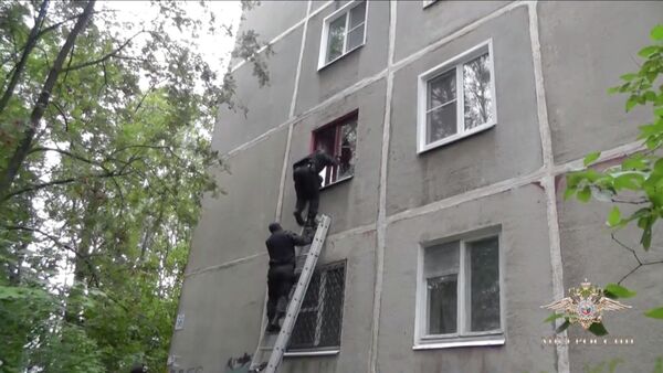 В Иваново полицейские задержали 9 подозреваемых в более чем 50 кражах, совершенных по телефону под видом банковских служащих В Иваново полицейские задержали 9 подозреваемых в более чем 50 кражах, совершенных по телефону под видом банковских служащих