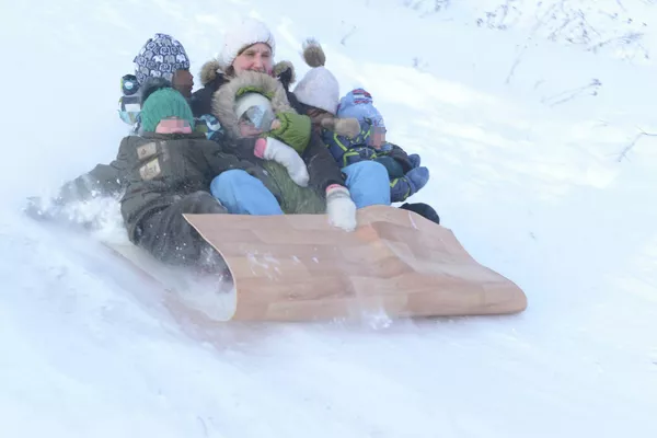 Зимой на горке
