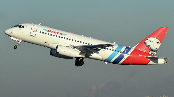 Пассажирский самолет Sukhoi Superjet-100 авиакомпании Ямал Пассажирский самолет Sukhoi Superjet-100 авиакомпании Ямал