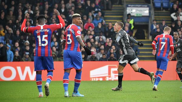 Leicester City's English striker Jamie Vardy (2R) celebrates scoring his team's second goal during the English Premier League football match between Crystal Palace and Leicester City at Selhurst Park in south London on November 3, 2019. (Photo by Ben STANSALL / AFP) / RESTRICTED TO EDITORIAL USE. No use with unauthorized audio, video, data, fixture lists, club/league logos or 'live' services. Online in-match use limited to 120 images. An additional 40 images may be used in extra time. No video emulation. Social media in-match use limited to 120 images. An additional 40 images may be used in extra time. No use in betting publications, games or single club/league/player publications. / Leicester City's English striker Jamie Vardy (2R) celebrates scoring his team's second goal during the English Premier League football match between Crystal Palace and Leicester City at Selhurst Park in south London on November 3, 2019. (Photo by Ben STANSALL / AFP) / RESTRICTED TO EDITORIAL USE. No use with unauthorized audio, video, data, fixture lists, club/league logos or 'live' services. Online in-match use limited to 120 images. An additional 40 images may be used in extra time. No video emulation. Social media in-match use limited to 120 images. An additional 40 images may be used in extra time. No use in betting publications, games or single club/league/player publications. /