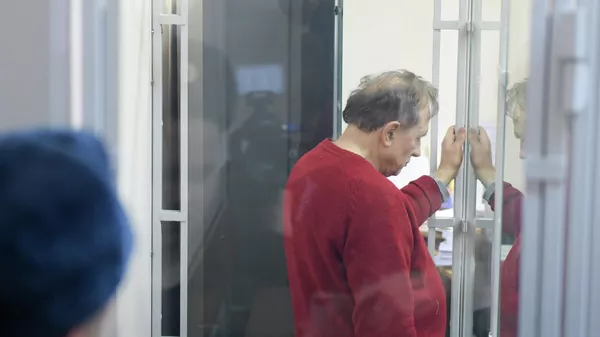 Доцент СПбГУ Олег Соколов, подозреваемый в убийстве аспирантки, на заседании Октябрьского районного суда Санкт-Петербурга Доцент СПбГУ Олег Соколов, подозреваемый в убийстве аспирантки, на заседании Октябрьского районного суда Санкт-Петербурга