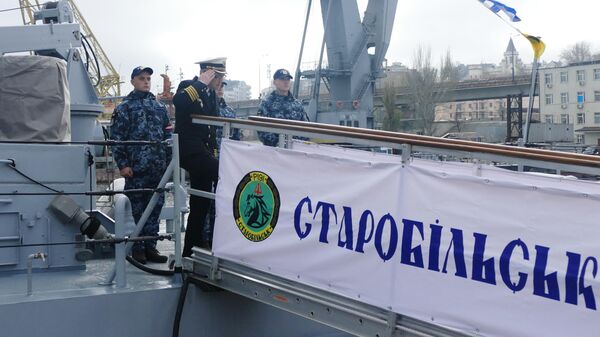 Военнослужащие ВМФ Украины на патрульном катере типа Island Старобельск, переданном США Военно-морским силам Украины, в порту Одессы Военнослужащие ВМФ Украины на патрульном катере типа Island Старобельск, переданном США Военно-морским силам Украины, в порту Одессы