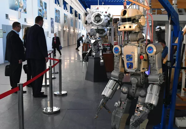 Антропоморфный робот SKYBOT F-850 Фёдор, представленный на конференции Пилотируемые полёты в космос в Центре подготовки космонавтов Антропоморфный робот SKYBOT F-850 Фёдор, представленный на конференции Пилотируемые полёты в космос в Центре подготовки космонавтов