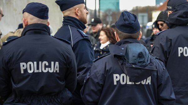 Польская полиция применила слезоточивый газ на протесте предпринимателей -  РИА Новости, 16.05.2020