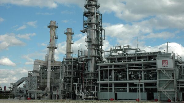 Работа нефтеперерабатывающего предприятия ОАО Лукойл-Нефтеоргсинтез (Кстово, Нижегородская область) Работа нефтеперерабатывающего предприятия ОАО Лукойл-Нефтеоргсинтез (Кстово, Нижегородская область)