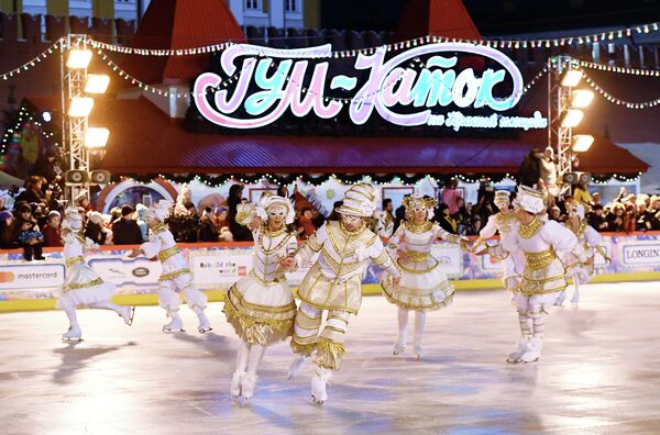Открытие ГУМ-катка на Красной площади Открытие ГУМ-катка на Красной площади