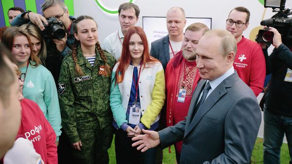 Добровольцы представили свои проекты и предложения президенту России Добровольцы представили свои проекты и предложения президенту России