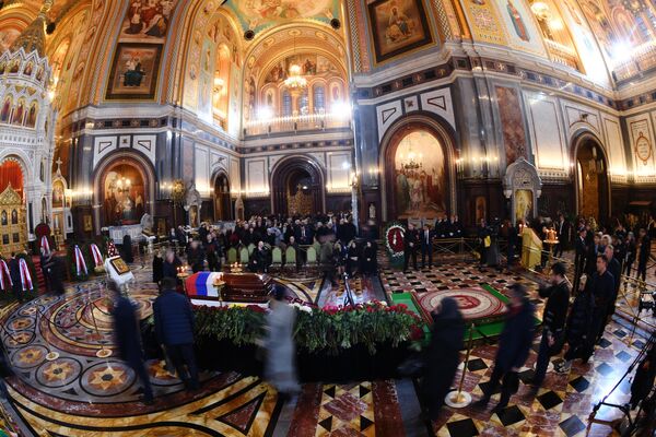 Прощание с бывшим мэром Москвы Юрием Лужковым Прощание с бывшим мэром Москвы Юрием Лужковым