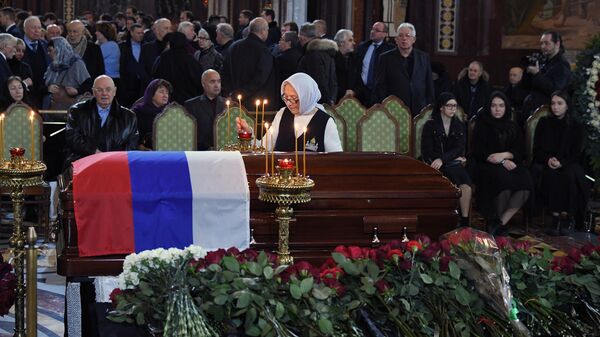 Прощание с бывшим мэром Москвы Юрием Лужковым Прощание с бывшим мэром Москвы Юрием Лужковым