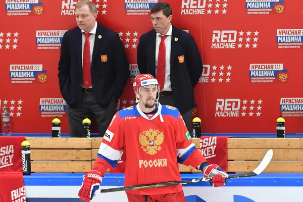 Старший тренер сборной России Алексей Жамнов и главный тренер сборной России Алексей Кудашов.