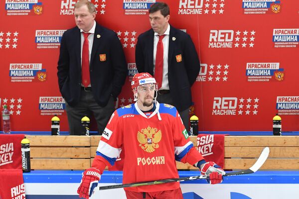 Старший тренер сборной России Алексей Жамнов и главный тренер сборной России Алексей Кудашов. Старший тренер сборной России Алексей Жамнов и главный тренер сборной России Алексей Кудашов.
