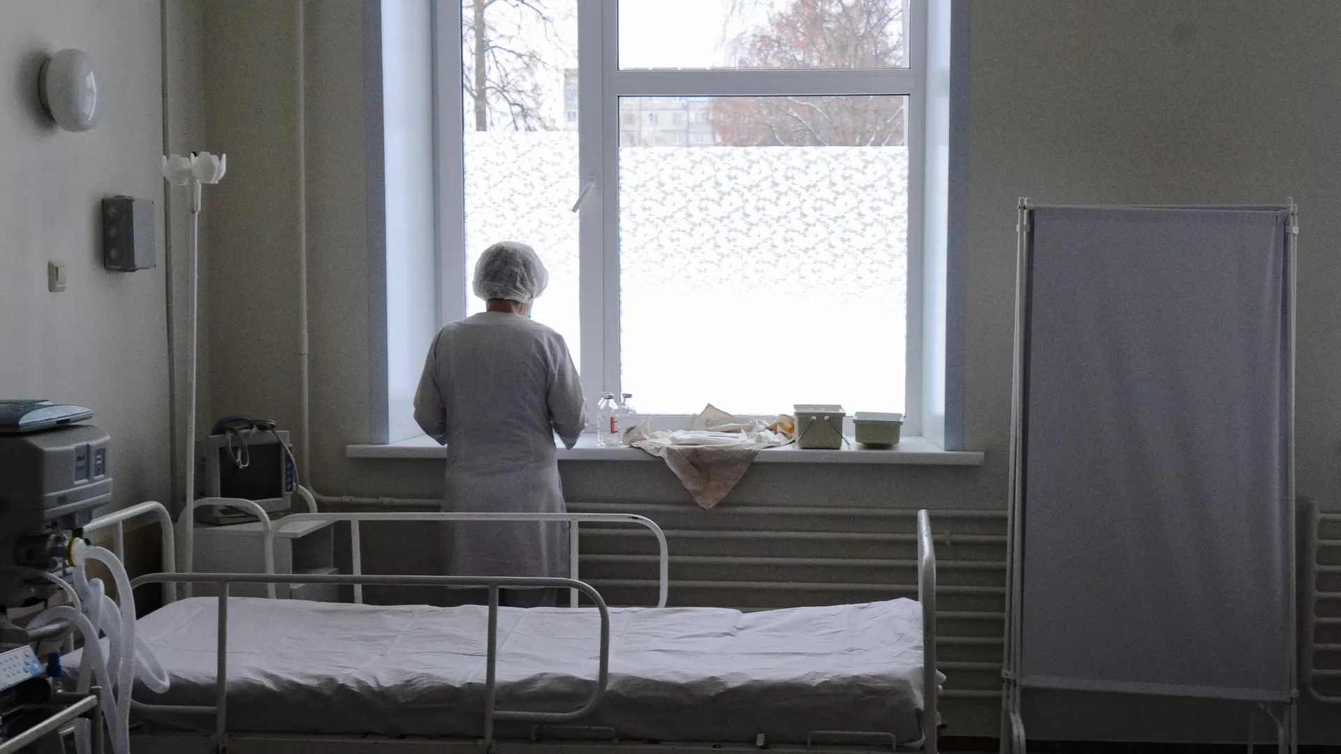 Медицинская сестра в больничной палате - РИА Новости, 1920, 21.08.2020