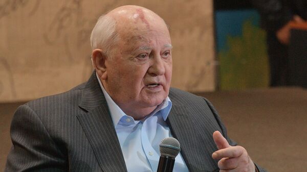 Горбачев поздравил бывшего госсекретаря США Джорджа Шульца со столетием
