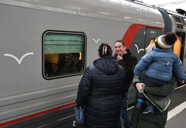 Отправление поезда Таврия из Санкт-Петербурга в Крым Отправление поезда Таврия из Санкт-Петербурга в Крым