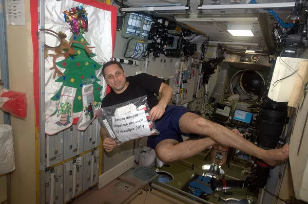 Космонавт Антон Шкаплеров на борту МКС. 2014 год