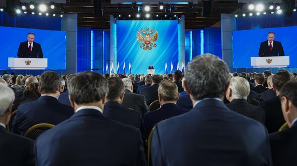 Президент РФ Владимир Путин выступает с ежегодным посланием Федеральному Собранию Президент РФ Владимир Путин выступает с ежегодным посланием Федеральному Собранию