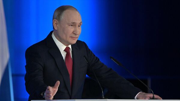 Президент РФ Владимир Путин выступает с ежегодным посланием Федеральному Собранию Президент РФ Владимир Путин выступает с ежегодным посланием Федеральному Собранию