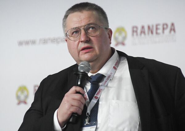 Заместитель руководителя Федеральной налоговой службы РФ Алексей Оверчук на XI Гайдаровском форуме в Москве Заместитель руководителя Федеральной налоговой службы РФ Алексей Оверчук на XI Гайдаровском форуме в Москве