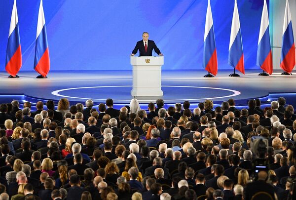 Президент РФ Владимир Путин выступает с ежегодным посланием Федеральному Собранию Президент РФ Владимир Путин выступает с ежегодным посланием Федеральному Собранию