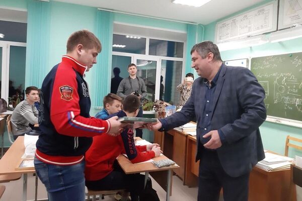 Учащийся Кунгурского сельско-хозяйственного колледжа Никита Султанов, спасший женщину, упавшую с моста в ледяную воду Учащийся Кунгурского сельско-хозяйственного колледжа Никита Султанов, спасший женщину, упавшую с моста в ледяную воду
