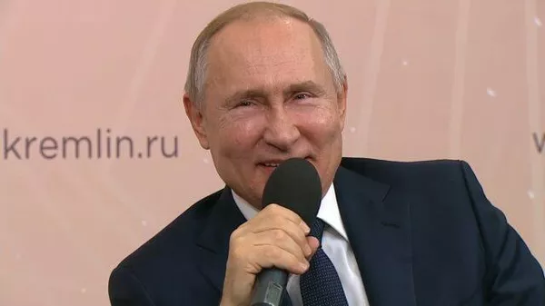 Муж — молодец: Путин пошутил об улучшении рождаемости в России