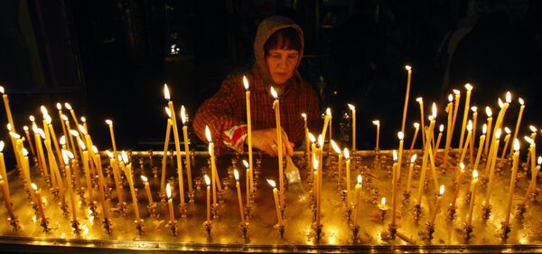 Заупокойные богослужения по Алексию II прошли в храмах Кузбасса Заупокойные богослужения по Алексию II прошли в храмах Кузбасса