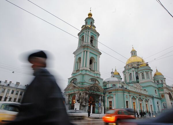 Подготовка к погребению Алексия II в Елоховском соборе Подготовка к погребению Алексия II в Елоховском соборе