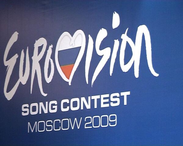Откроет парад победителей и лауреатов конкурса настоящая легенда Евровидения - самая первая победительница конкурса Лис Ассиа из Швейцарии. Она выступит с той самой песней, которая помогла ей выиграть в 1956 году. При этом ее выступление будет дополнено уникальными кадрами хроники первого Евровидения. Откроет парад победителей и лауреатов конкурса настоящая легенда Евровидения - самая первая победительница конкурса Лис Ассиа из Швейцарии. Она выступит с той самой песней, которая помогла ей выиграть в 1956 году. При этом ее выступление будет дополнено уникальными кадрами хроники первого Евровидения.
