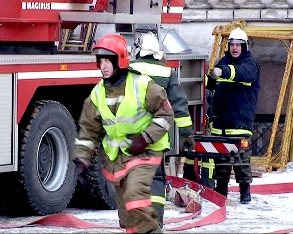 Площадь пожара в Банной усадьбе в Москве значительно возросла - МЧС Площадь пожара в Банной усадьбе в Москве значительно возросла - МЧС